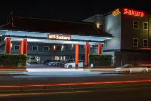 Motel Sakura, Glendale