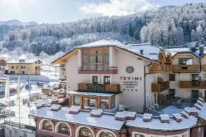 Tevini Dolomites Charming Hotel, Commezzadura