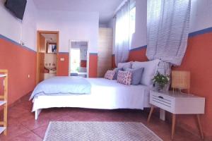 Studio Apartments Roza - A Charming Oasis in the Centre of, Makarska