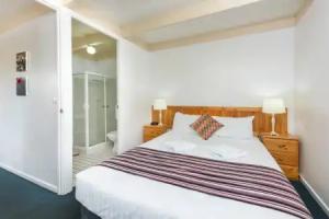 Sundown Villas, Canberra