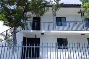 Little Habana Aparts close to Calle 8, Miami
