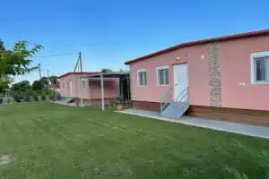 13 Brothers Bungalows Apartments, Paralia Skotinis