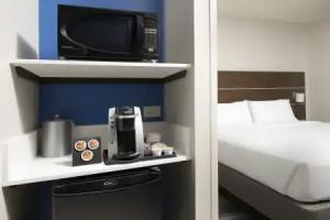 Holiday Inn Express & Suites North - Windcrest by IHG, San Antonio