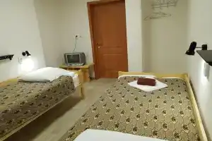 Polyarnaya noch, Zapolyarny