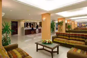 The Syntopia Hotel, Adelianos Kampos