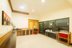 JRD Grand Place Hotel, Lopburi City