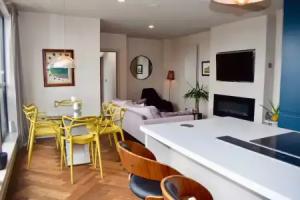 Contemporary 2 Bedroom Apartment Near Ifsc, Dublin
