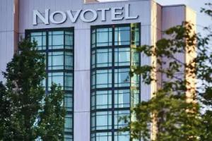 Novotel Toronto North York, Toronto