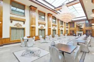 Woodbine Hotel and Suites, Toronto