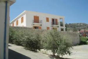 Maria's Apartment, Pervolia