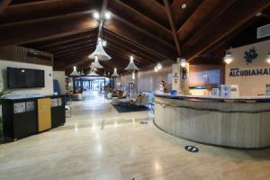 Botel Alcudiamar - Alojamiento Para Navegantes, Alcudia