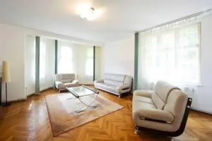 Pincio House, Brasov