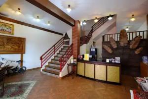 The Red Balcony Inn, Pattaya