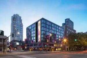 Moxy Chicago Downtown, Chicago