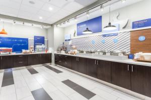 Holiday Inn Express & Suites North by IHG, Springfield