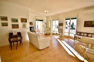 Panorama Apt in by Wonderful Italy Apartments, Ospedaletti