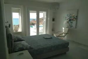 Glymar Villa, Piso Livadi