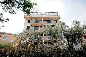 Apartments Mirista, Petrovac