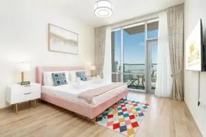 Lux BnB I Amna Tower I Panaromic Views Mini-hotel, Dubai