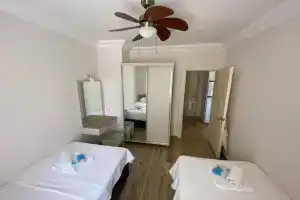 Diplomat Suites, Icmeler