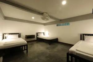 Balcony Party Hostel Beachfront - Adults Only, Ao Nang