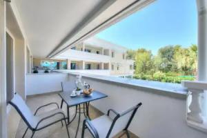 Rivoltella Apt With Pool 600m From Lake Apart-hotel, Sirmione