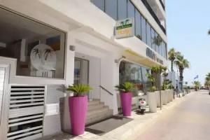 Les Palmiers Beach Boutique Hotel & Luxury Apartments, Larnaka