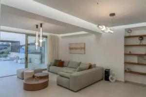 Luxurious Villa Selestine - With Private Pool, Panormos