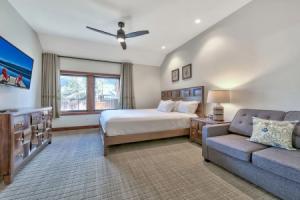 3br Luxury  steps To Heavenly Gondola & Village 3 Bedroom Condo by RedAwning, Stateline