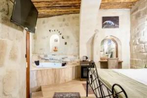 Uzay Cave Suite Hotel, Uerguep