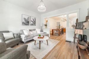 Leonard1533Side Tourist base, Indianapolis