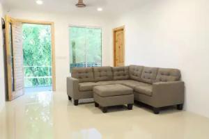 Moodhu Surf House, Kanu Huraa