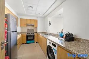 Downtown Stay 2BR + M | Walk to Mall & Opera Mini-hotel, Dubai