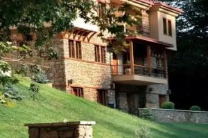 Roes Suites, Loutraki