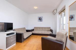 Amazing Apartment in Radici With Wifi and 2 Bedrooms, Malinska