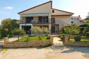 Apartment 1844, Pula