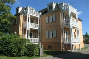 Luxurious Villa in With Parking, Zingst