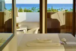 Hotel la Croix, Honolulu