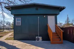 Stroll to the Dome: Sleek 1BR Near Downtown Apartments, San Antonio
