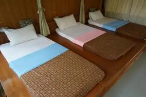 The Country Lake View Hotel, Suphan Buri