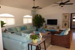 Touch of elegance! 6 Bedroom near the beach, Sosua