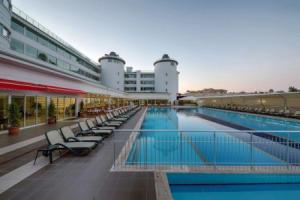 Zeyda Kemer Hotel, Kiris