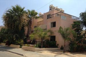 Constantaras Apartments, Protaras