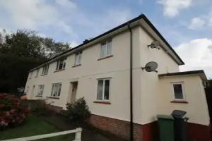Green Meadow 2 Bed Apartment by Holiday Homes, Cardiff