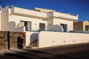 Casa della Liberta Firostefani, Fira