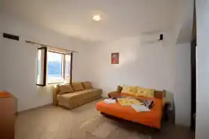 Vavic Apartments, Denovic