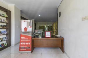 RedDoorz near Condongcatur Bus Station Guest house, Yogyakarta