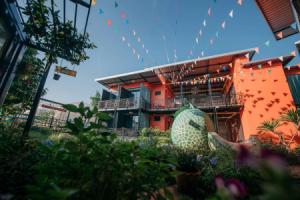 Kipbox Hotel, Trang