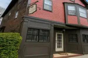 86 Dr Marcus House - Popular Broadway Area, Newport