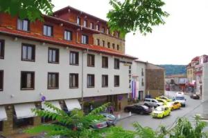 Yantra Grand Hotel -Sharlopov Hotels, Veliko Tarnovo